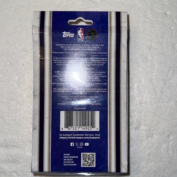 Topps 2025/26 NBA Hanger Box Trading Cards - Picture 4 of 8